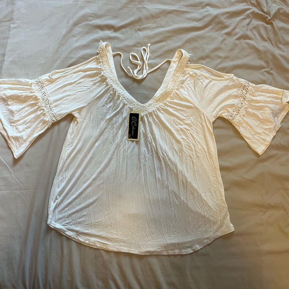 BRAND NEW GCollection Flowy Blouse